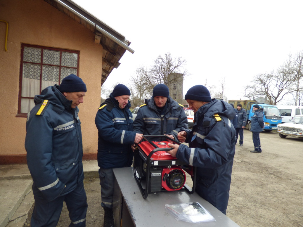 Тлумацькі вогнеборці отримали сучасний генератор (ФОТО)