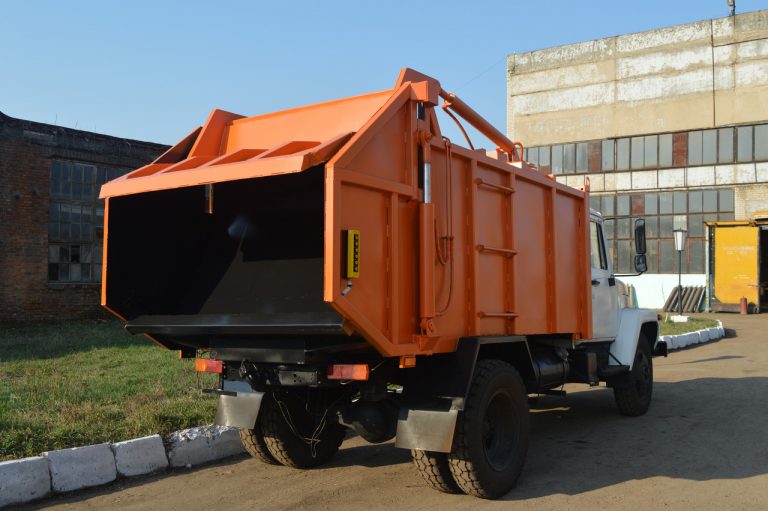 Механізм сміттєвоза смертельно травмував мешканця Косівщини