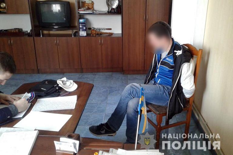 Франківець, який перебував у розшуку, викрав з підприємства 15 тисяч гривень (ФОТО)