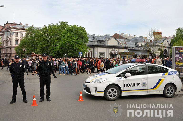 Понад сто франківських правоохоронців слідкуватимуть за безпекою під час Хресної Дороги