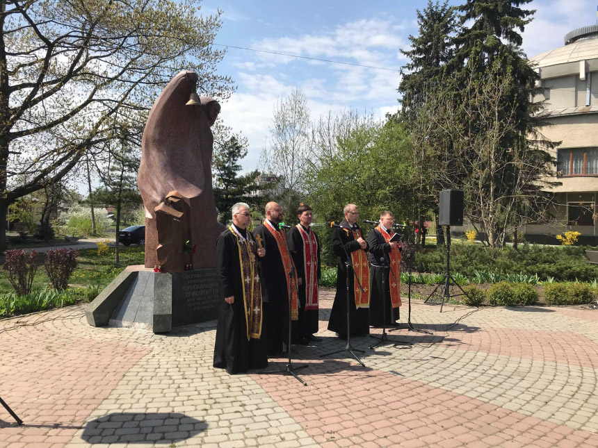 В Івано-Франківську вшанували пам’ять загиблих під час аварії на Чорнобильській АЕС (ФОТО)
