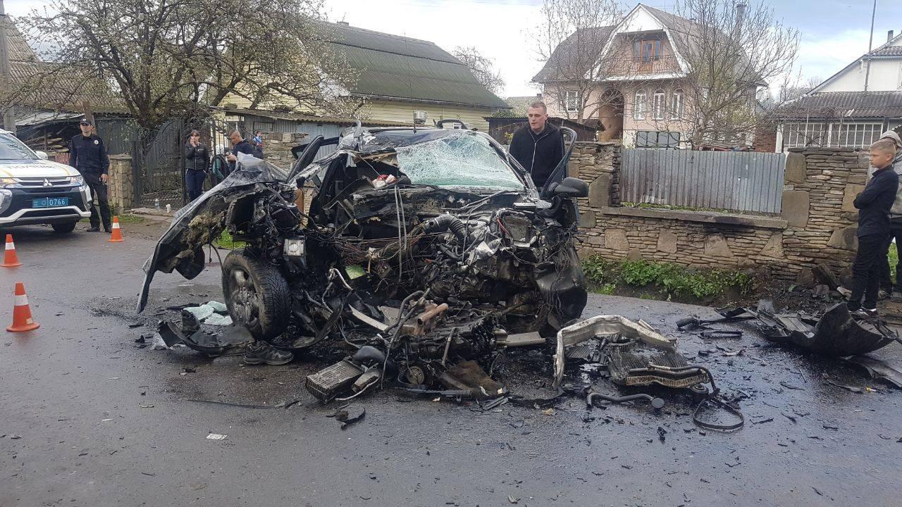 У ДТП на Надвірнянщині загинув юний водій та троє травмованих (ФОТОФАКТ)