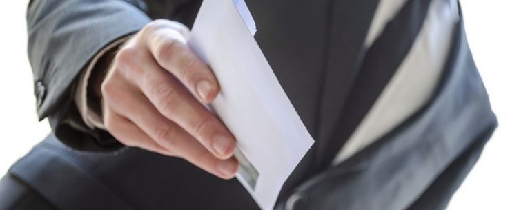 У Франківську підприємця оштрафували на чверть мільйона гривень за нелегальних працівників