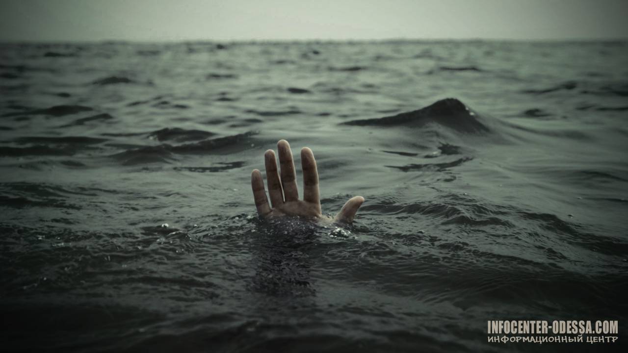 Пішла під воду: на Рогатинщині у Дністрі другий день шукають дівчину