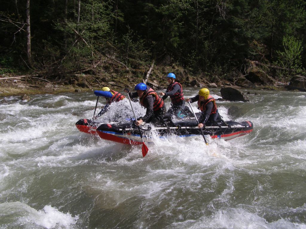 На гірській річці Прут травмувався учасник Чемпіонату України з водного туризму