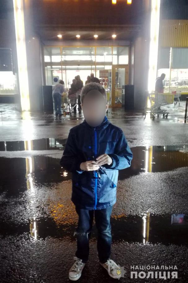 У Франківську загубився 6-річний хлопчик. Його за годину знайшли поліціянти (ФОТОФАКТ)