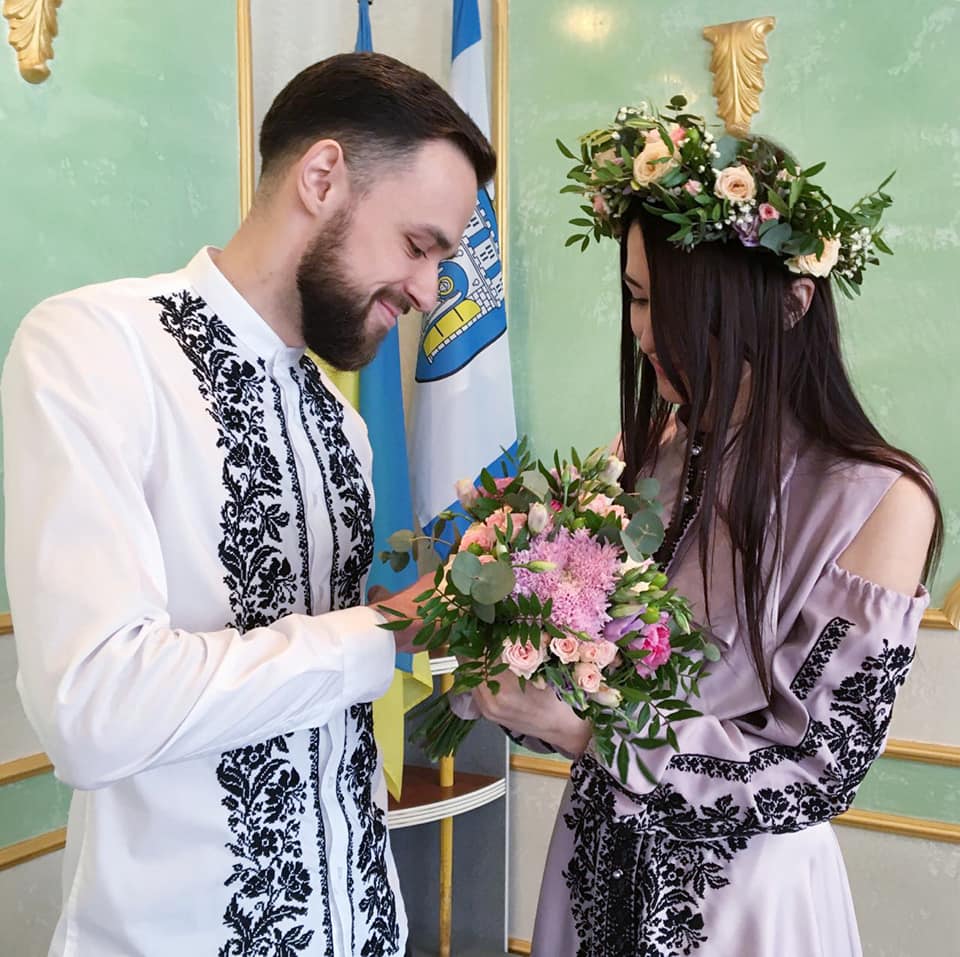 “Весільний бум”: за перші травневі дні в Івано-Франківську зареєстрували 72 шлюби (ФОТО)