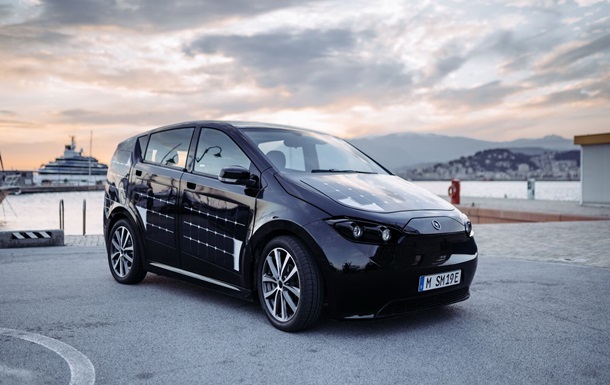Німецька компанія запустила виробництво першого авто на сонячних батареях (ВІДЕО)