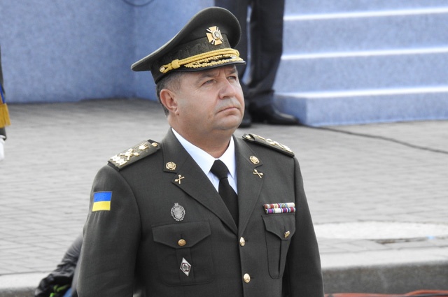 “Честь маю”: Міністр оборони подав у відставку
