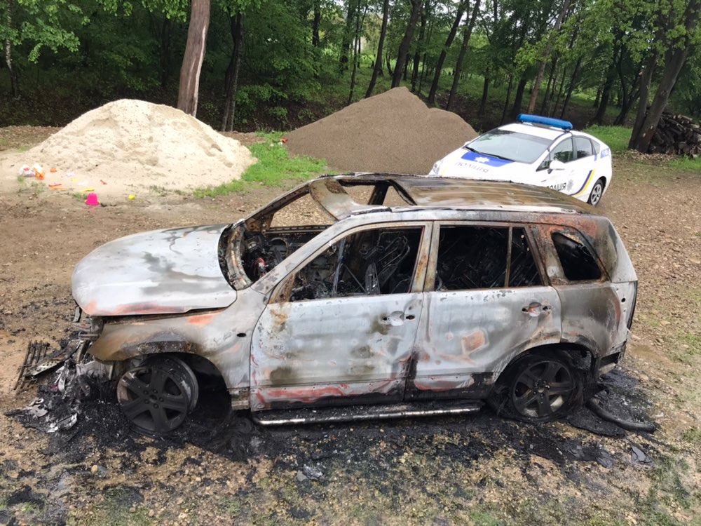 У поліції підтвердили факт підпалу машини депутата обласної ради