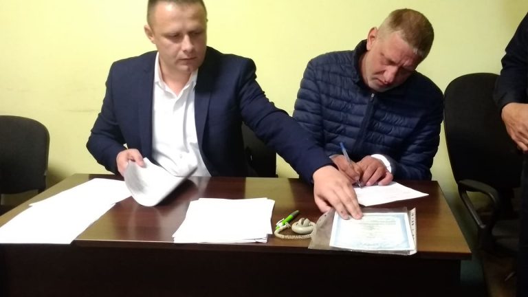 Підприємця, який надав дозвіл перевозити туристів несправною вантажівкою, випустили під домашній арешт