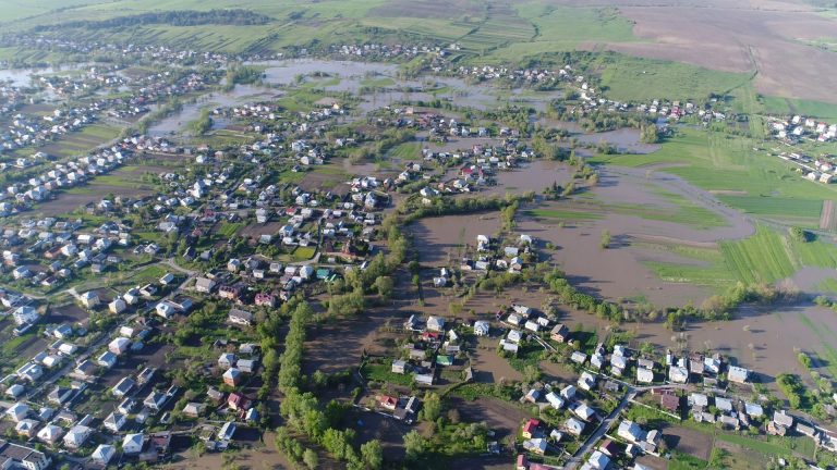 В ОДА не кажуть, чи передбачене відшкодування людям, які постраждали через негоду – продовжують рахувати збитки