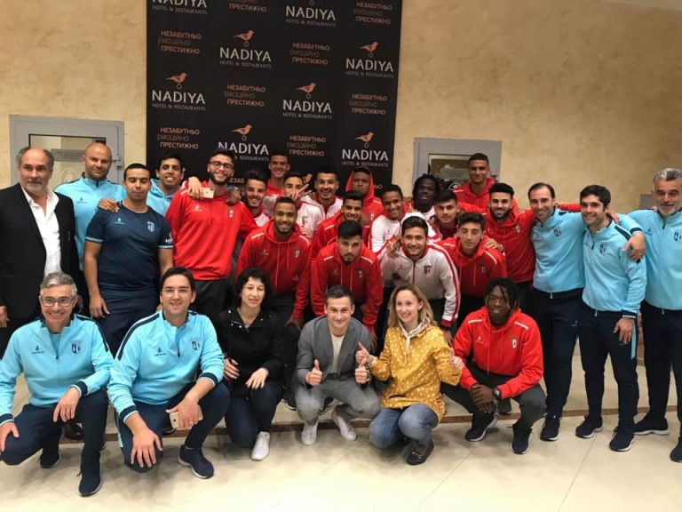 Португальські футболісти прибули до Франківська і готові поборотися з “Прикарпаттям” (ФОТО)