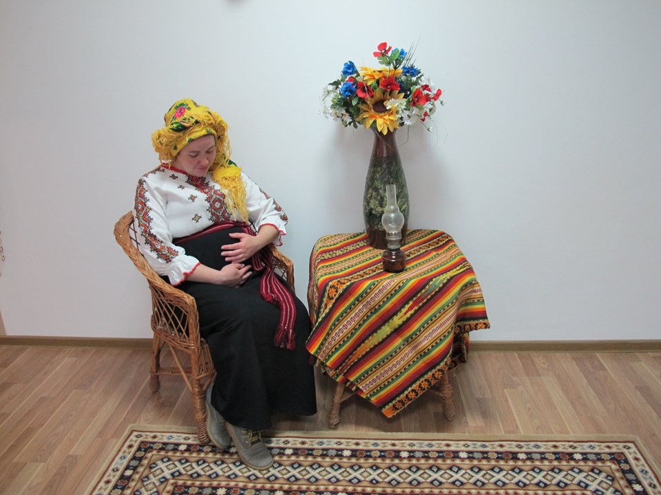 “Материнство – це прекрасно”: зворушливу фотосесію влаштували для жінок при надії в міському пологовому (ФОТО)