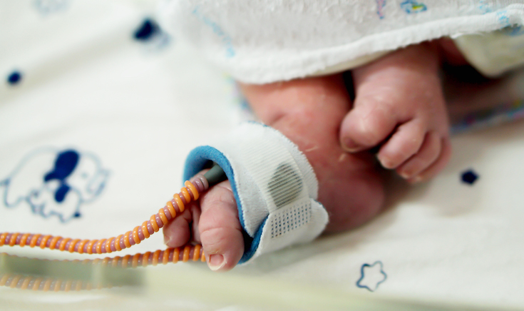 245 грамів: у лікарні виходили найменшу дівчинку в світі (ВІДЕО)