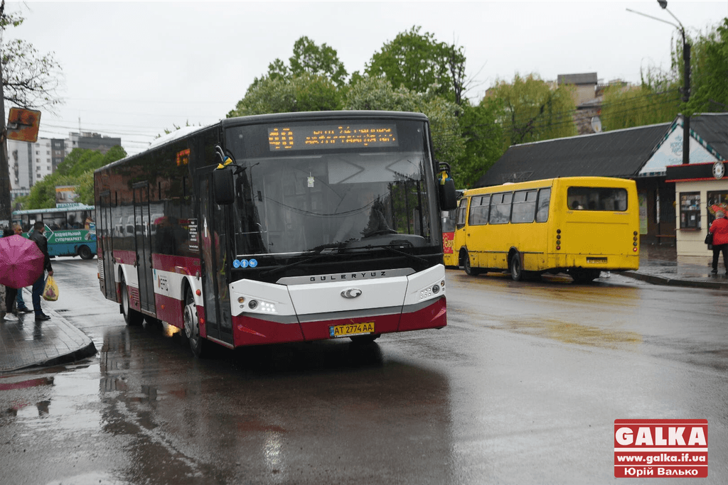 У Франківську – зміни в графіках руху близько 30 тролейбусів і автобусів