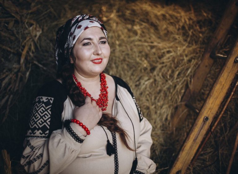 Прикарпатка переспівала хіт Jerry Heil “Охрана, отмєна” (ВІДЕО)