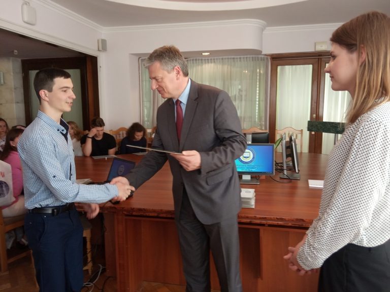 Найкращі франківські студенти отримали гроші від європейського фонду (ФОТО)