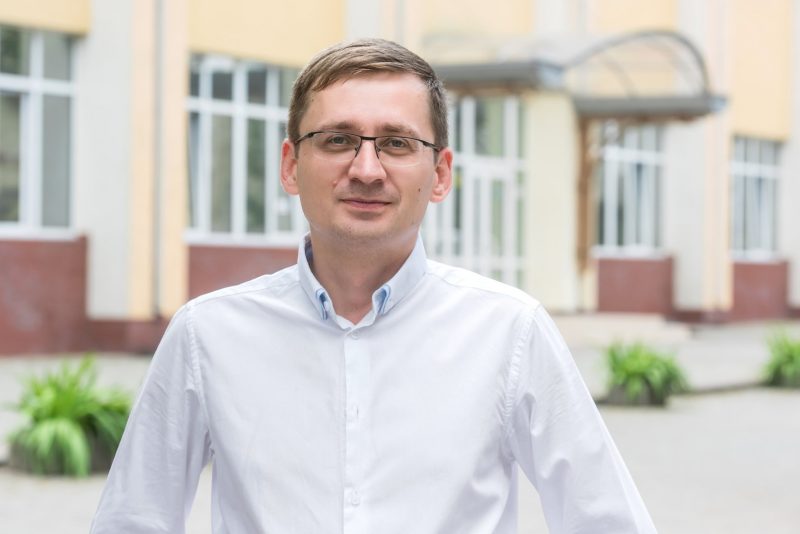 Журналісти показали, як живе один із лідерів виборчих перегонів в Івано-Франківську (ВІДЕО)