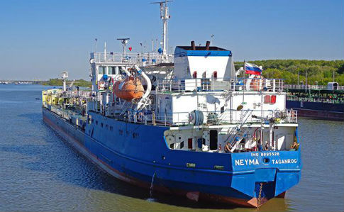 СБУ затримала танкер, яким Росія блокувала українські кораблі біля Керчі (ВІДЕО)