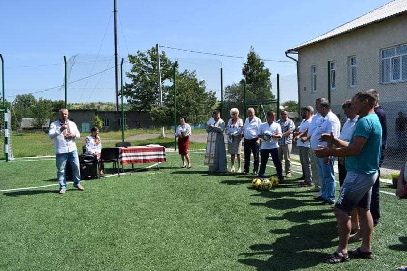 На Богородчанщині відкрили спортивний майданчик зі штучним покриттям (ФОТО)