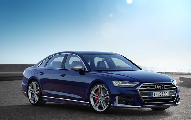 Компанія Audi показала новий седан S8 (ФОТО)
