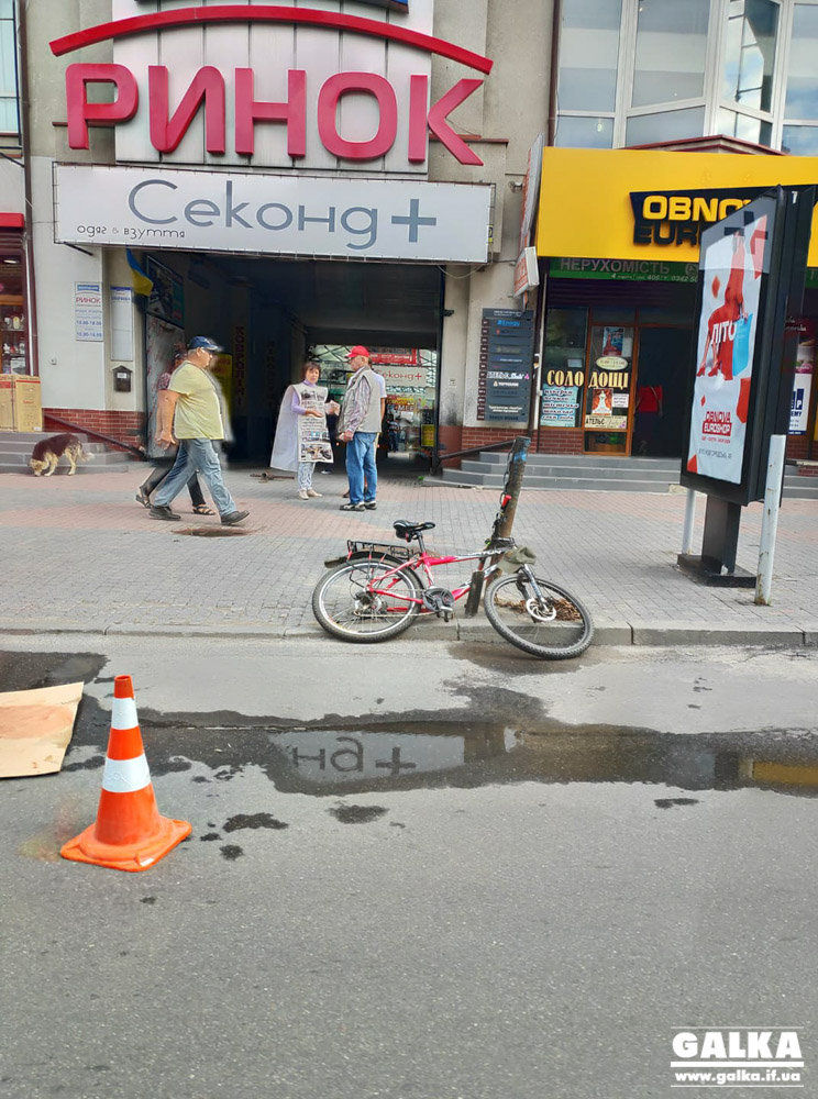 На Новгородській п’яний велосипедист заїхав у автовишку: чоловік – у лікарні (ФОТО)