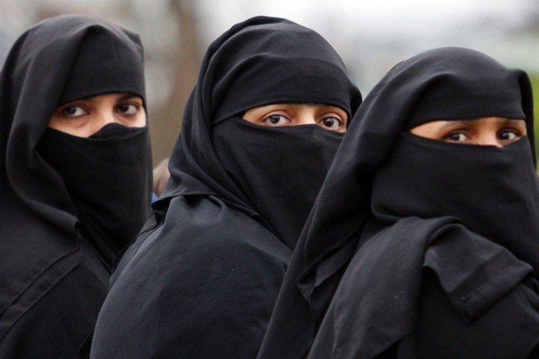 Саудівська Аравія дозволила жінкам подорожувати самостійно