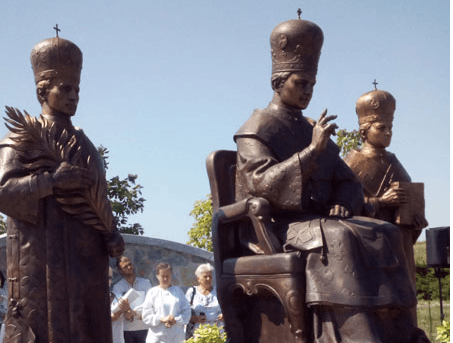 У селі на Тисмениччині встановили пам’ятники підпільним єпископам УГКЦ