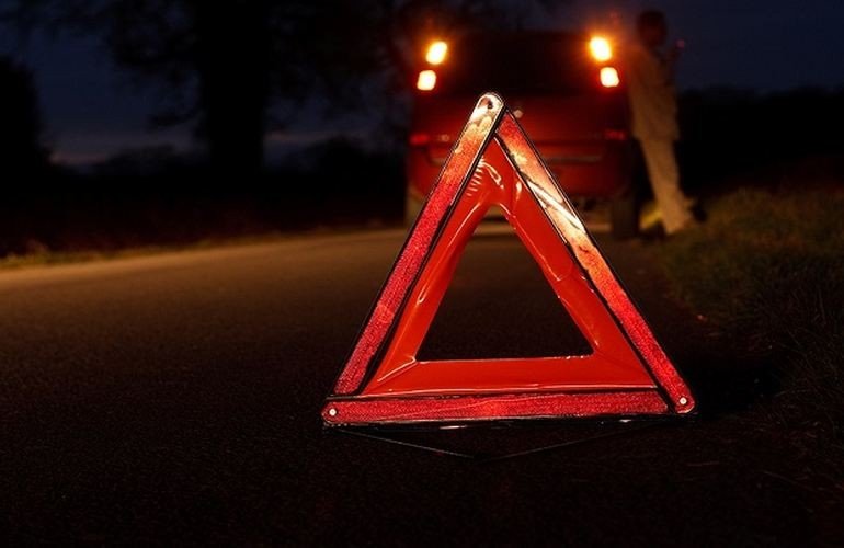 На Калущині водій Mazda збив двох пішоходів
