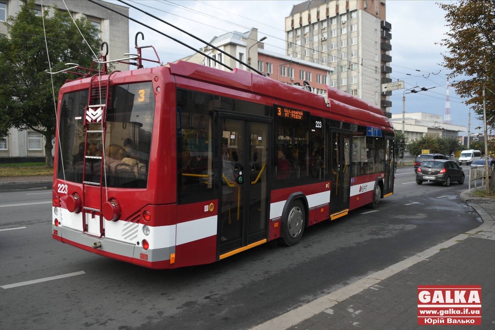 На вулиці Франківська виїхали нові «автономні» тролейбуси (ФОТО)