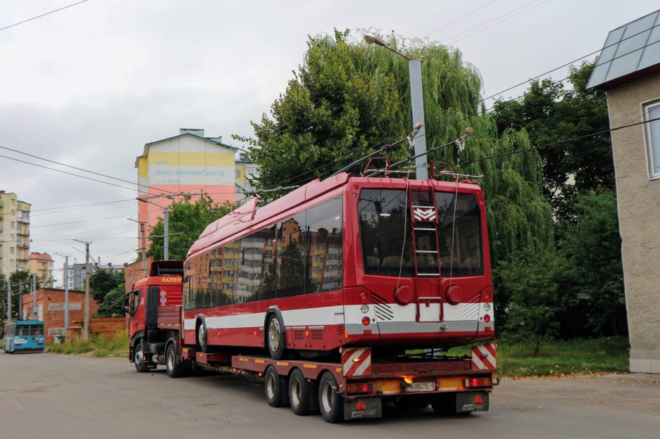 Перша партія білоруських тролейбусіви вже прибула до Франківська (ФОТО)