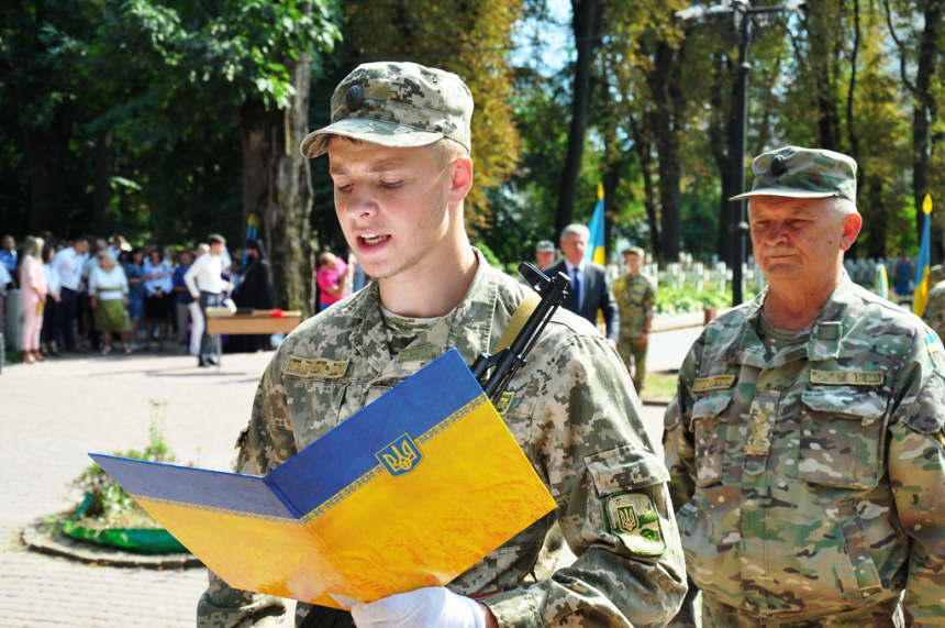 Випускники кафедри військової підготовки ПНУ склали Присягу на вірність українському народові