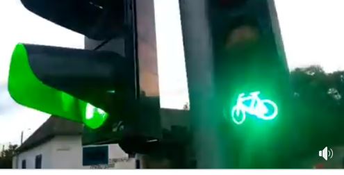 У Франківську запрацював перший велосипедний світлофор (ВІДЕО)