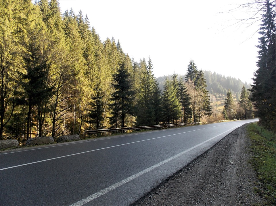 До кінця жовтня на Прикарпатті перевірять готовність доріг до зими (ФОТО)