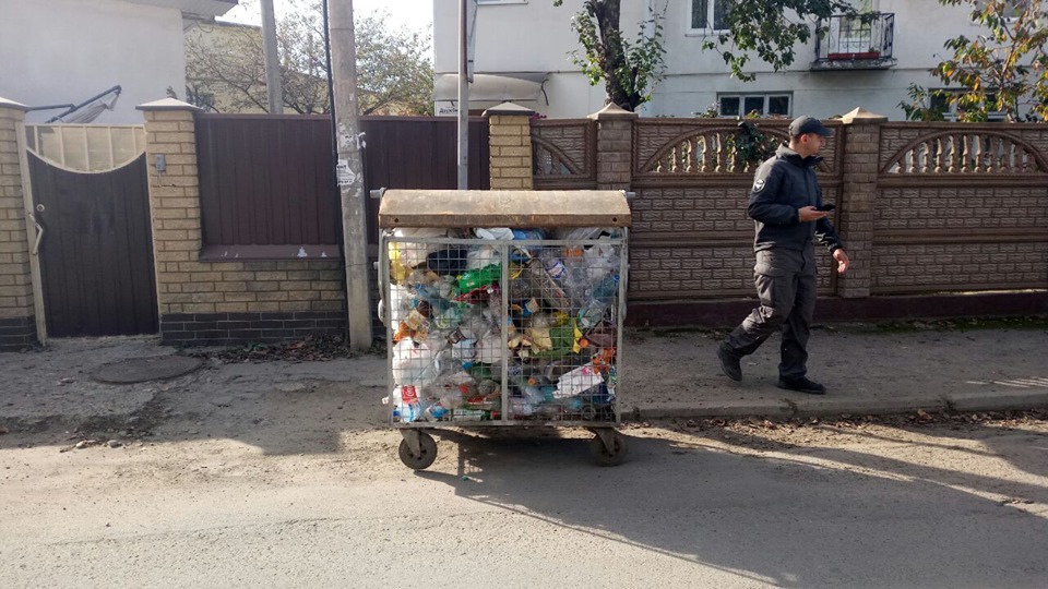 Муніципали відшукали вкрадений сміттєвий контейнер (ФОТО)