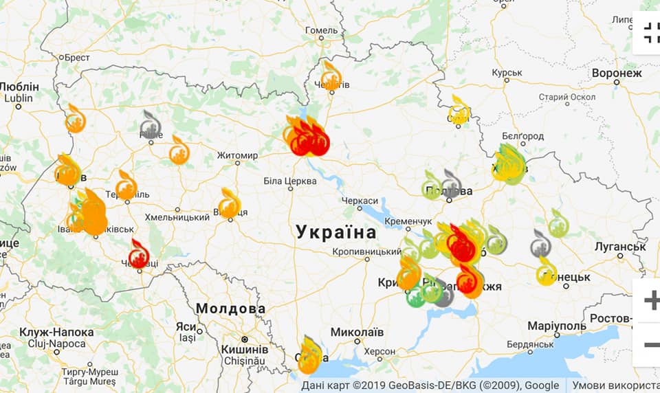 “Виглядає, як масовий суїцид”. Україну накрило димом через спалювання листя (ІНФОГРАФІКА)