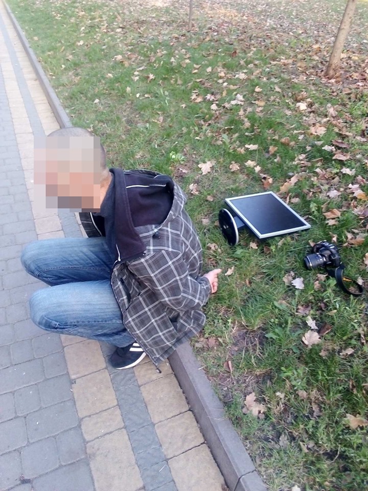 Неподалік міського парку у чоловіка з-під носа вкрали фотоапарат (ФОТО)