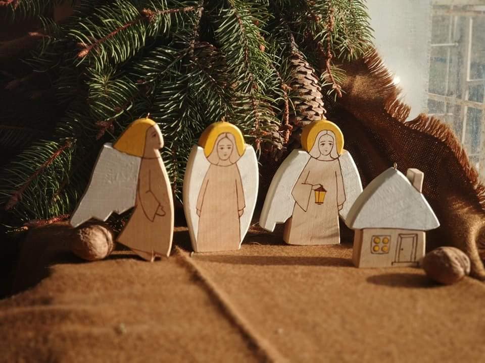 Ветерани АТО виготовляють новорічні прикраси та іграшки з дерева (ФОТО)