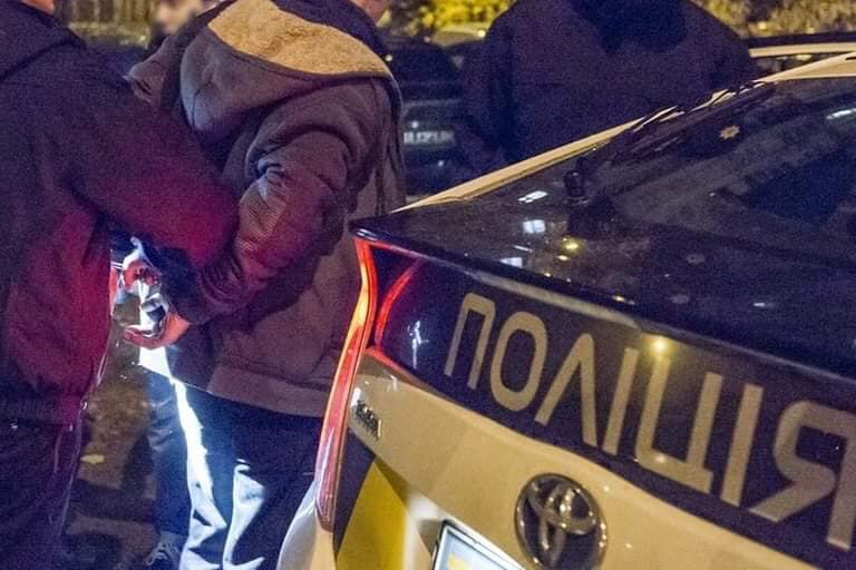 Небайдужий франківець допоміг патрульним затримати крадія (ФОТО)