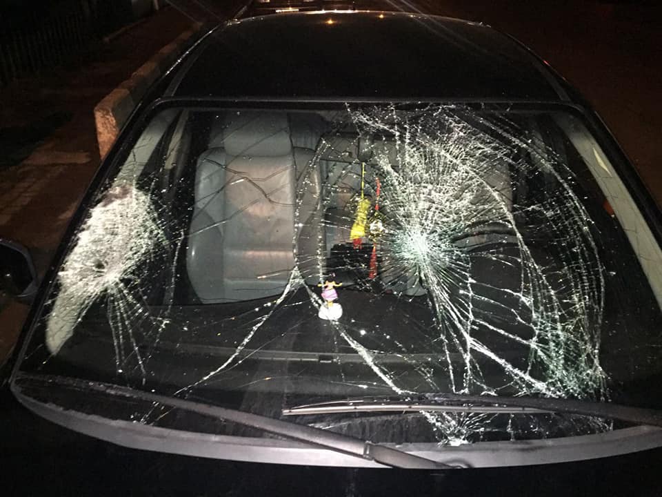 У Крихівцях юний водій BMW збив двох людей на переході та пошкодив чуже авто (ФОТО, ОНОВЛЕНО)