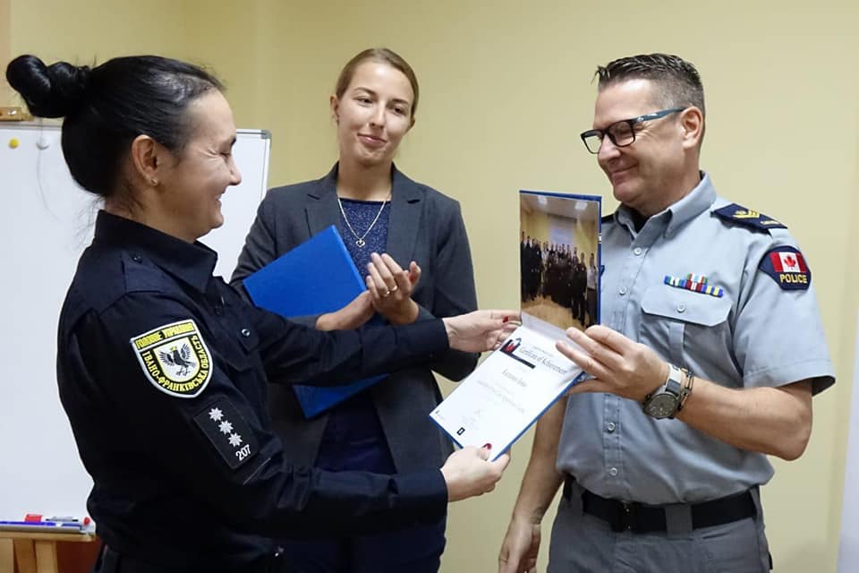 Канадські поліціянти провели навчання з лідерства для франківських колег (ФОТО)