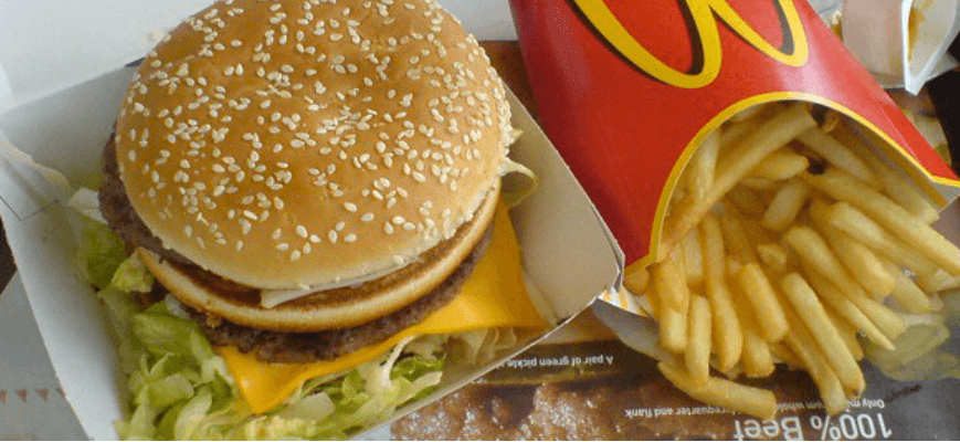 В Ісландії показали чизбургер і картоплю фрі з McDonald’s 10-річної давнини. Вони не розклалися (ФОТО)