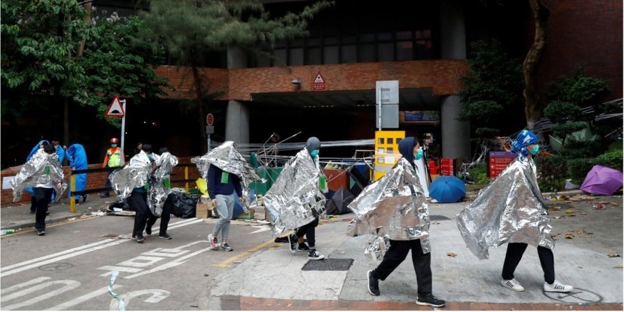 В Гонконзі затримано 400 демонстрантів, Китай погрожує втрутитися (ФОТО)