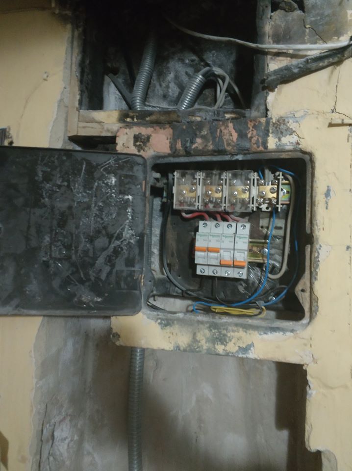 Через перевантаження електромереж у будинку на Бандери сталася пожежа (ФОТО)