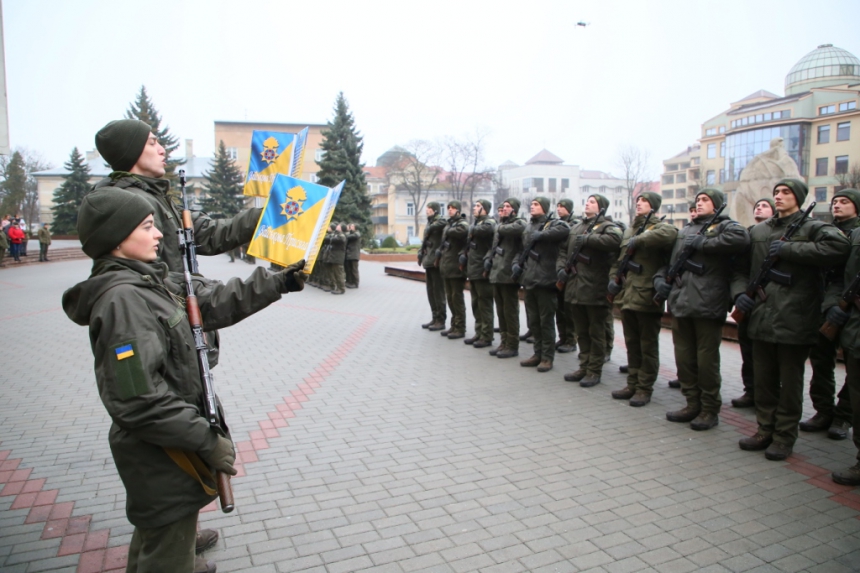 В Івано-Франківську нацгвардійці склали присягу на вірність Україні (ФОТО)