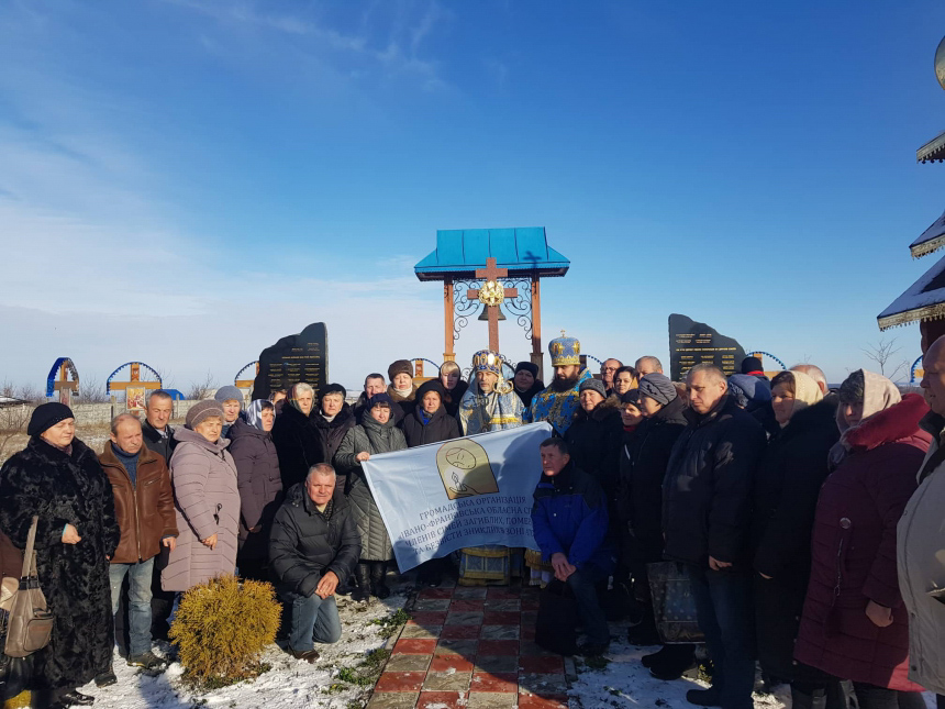 В Угорницькому монастирі відкрили пам’ятник Героям Небесної Сотні та воїнам АТО (ФОТО)