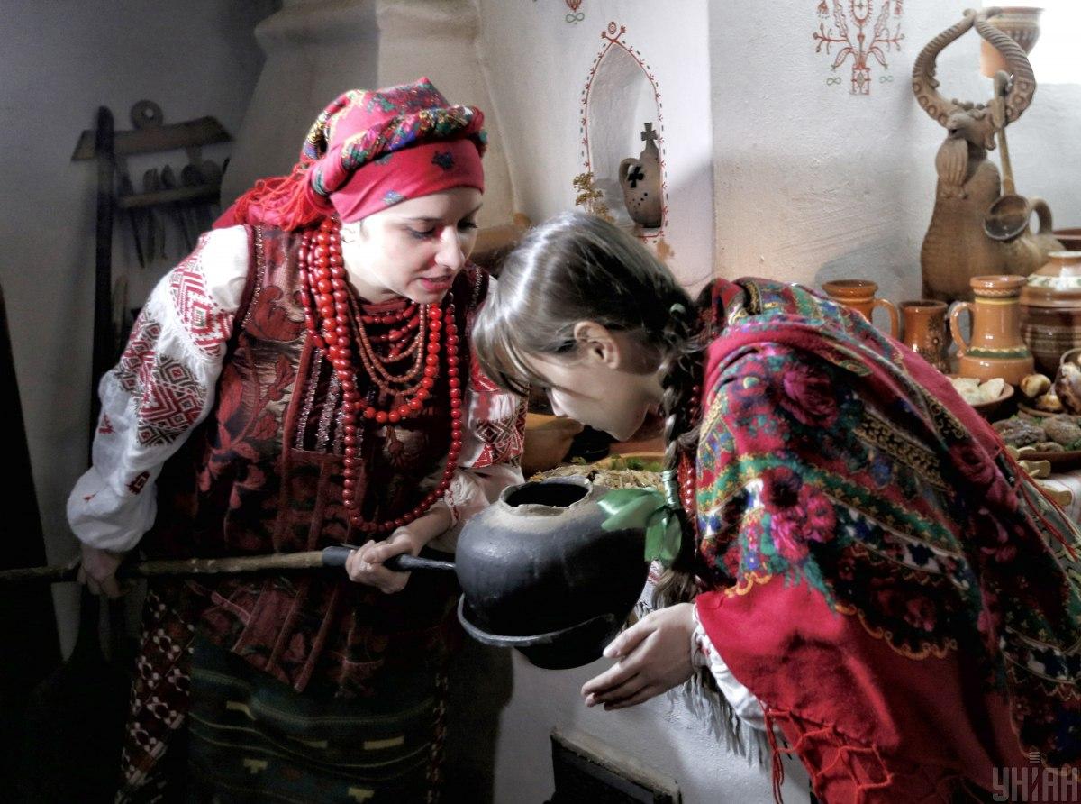 Мукає та їсть саламаху: франківська блогерка розповіла, яких традицій дотримується на Святий вечір