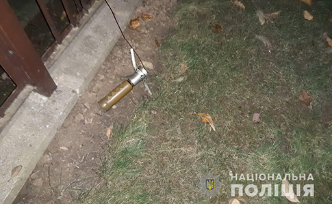 У новорічну ніч у Мукачеві стріляли з гранатомета (ФОТО)