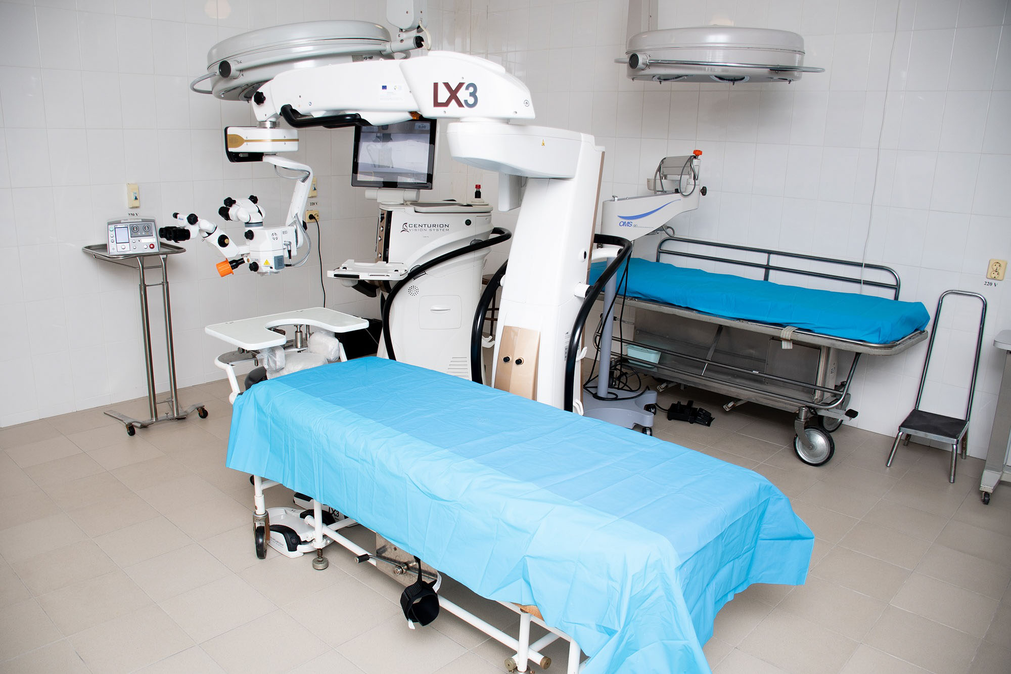 Сучасне обладнання для делікатних операцій на очах отримала міська лікарня (ФОТО)